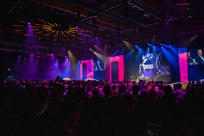 Slush 2019 stage, lights, hundreds of people